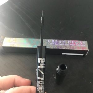 Urban Decay Makeup - NEW Urban Decay 24/7 liquid eyeliner in Perversion Urban Decay Makeup - NEW Urban Decay 24/7 liquid eyeliner in Perversion